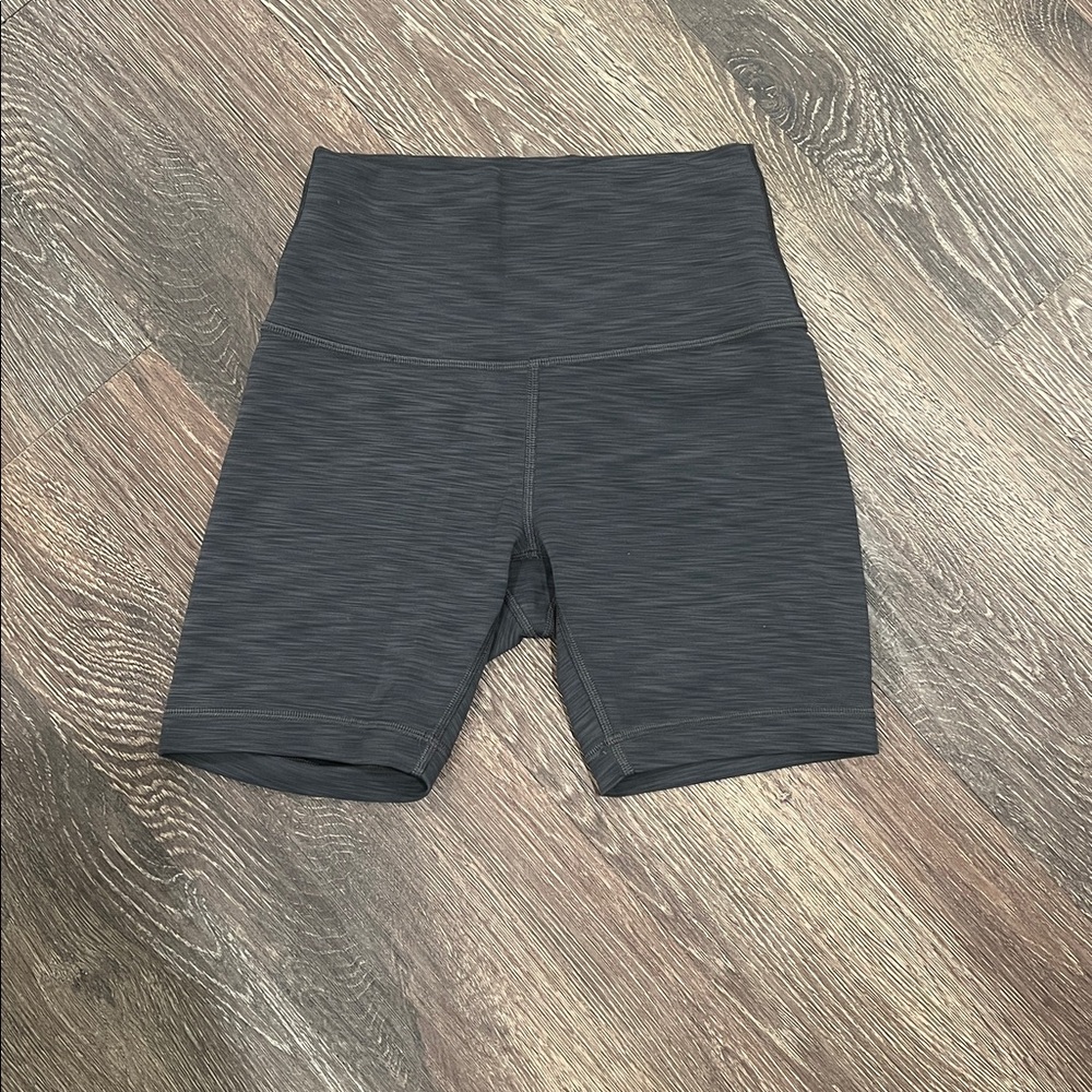 Lululemon Wunder Train 6-inch gray shorts - 4